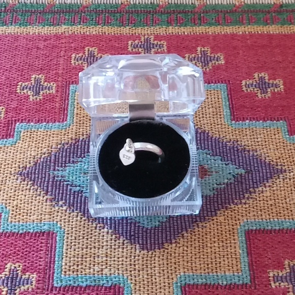 None Jewelry - Sterling Silver 925 Band With A Dangling Heart New